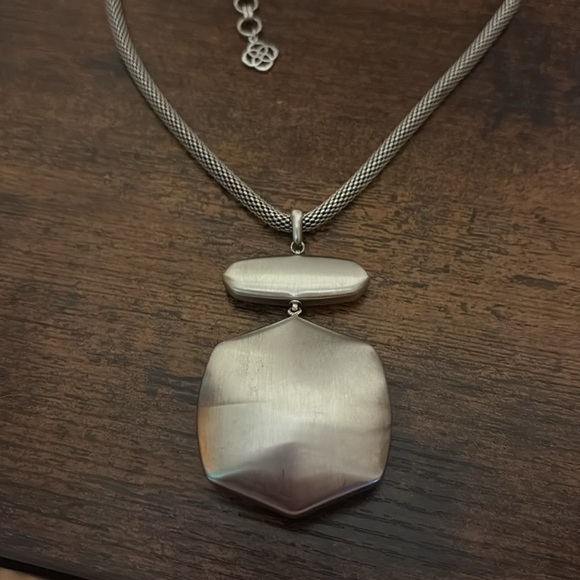 Vintage Kendra Scott Silver Necklace like new never - Picture 4 of 7